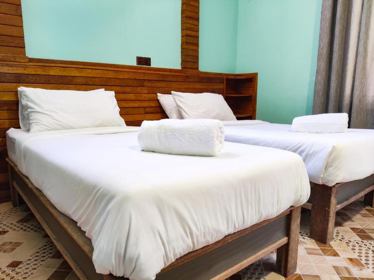 Akiri Surf Retreat Hotel Thulusdhoo Exterior photo